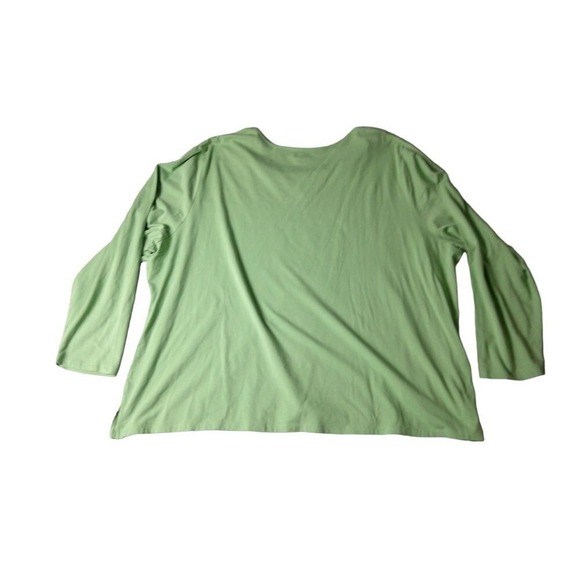 Liz & Me Soft Green V-Neck Long Sleeve Plus Size Casual Top - Picture 5 of 6